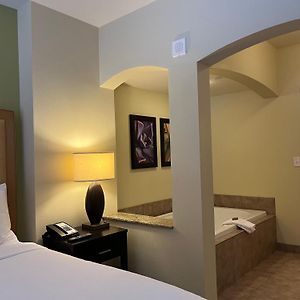 One-Bedroom King Suite